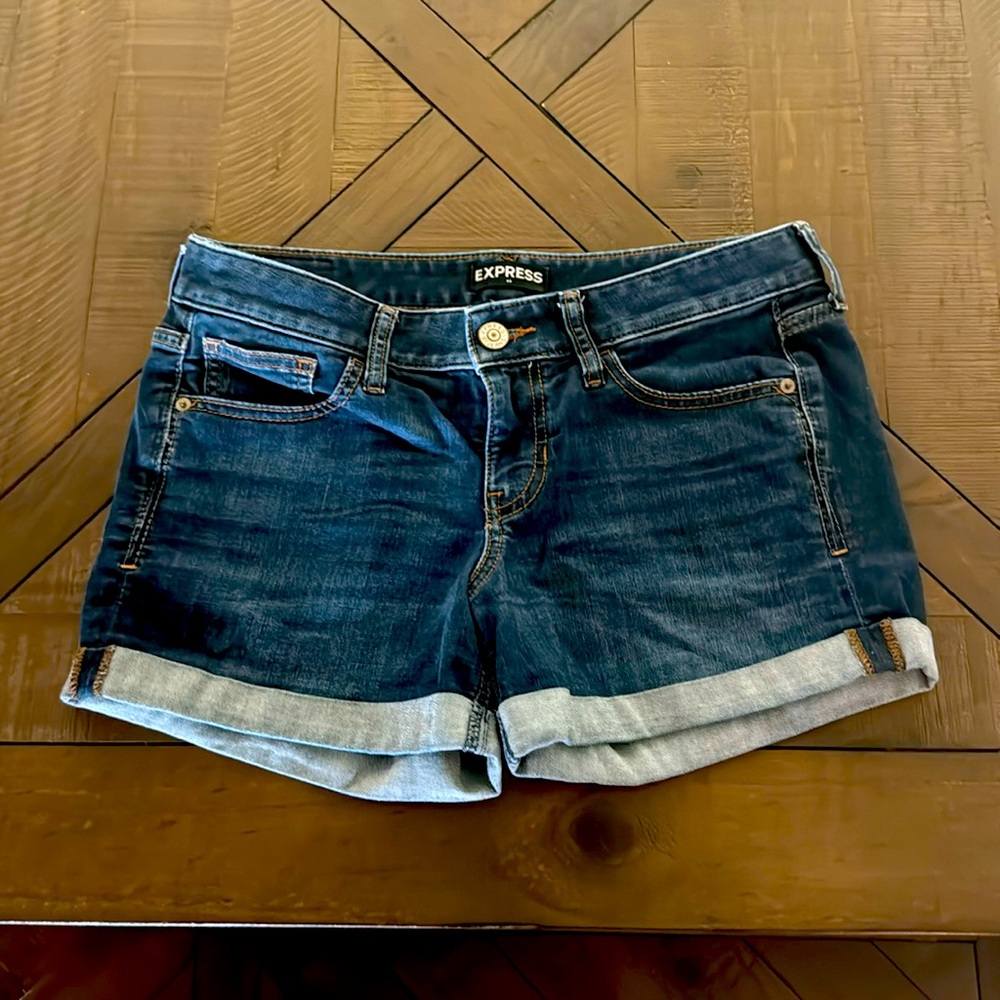 Express Shorts